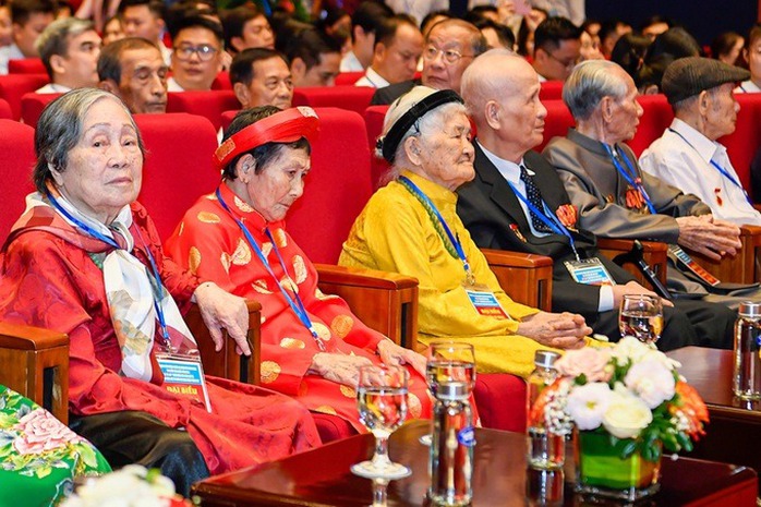 Thủ tướng Phạm Minh Chính: Luôn ghi nhớ, tri ân những người đã hy sinh vì Tổ quốc- Ảnh 2. Thủ tướng Phạm Minh Chính: Luôn ghi nhớ, tri ân những người đã hy sinh vì Tổ quốc- Ảnh 2.