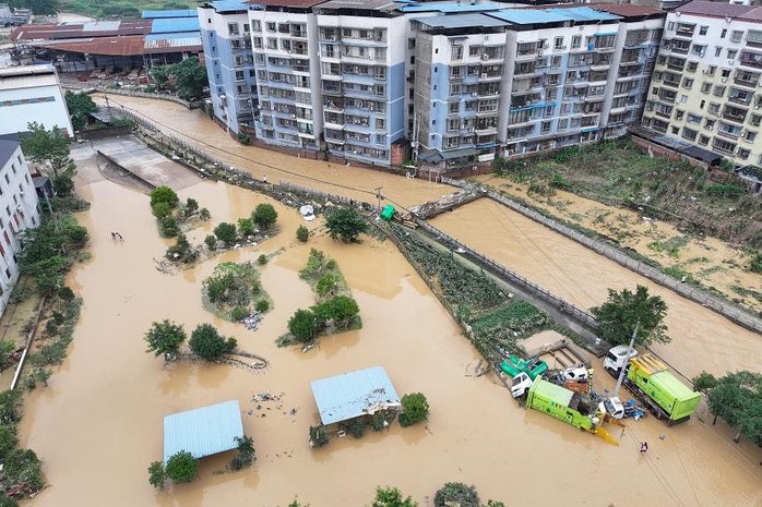 Mưa lũ chưa qua, Trung Quốc hứng liên tiếp 2 cơn bão- Ảnh 1. Mưa lũ chưa qua, Trung Quốc hứng liên tiếp 2 cơn bão- Ảnh 1.