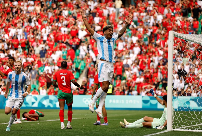 Cú sốc đầu tiên ở Olympic: Argentina thua Morocco 1-2 sau trận đấu "điên rồ"- Ảnh 4. Cú sốc đầu tiên ở Olympic: Argentina thua Morocco 1-2 sau trận đấu "điên rồ"- Ảnh 4.