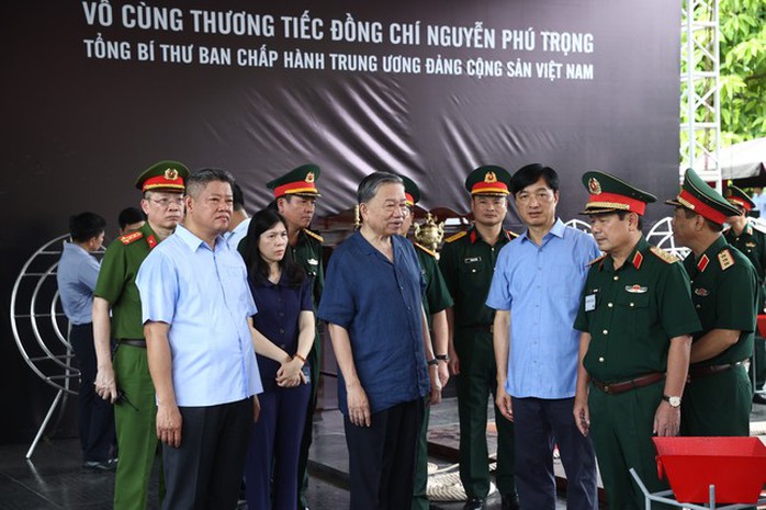 Chủ tịch nước Tô Lâm kiểm tra công tác chuẩn bị cho Lễ tang Tổng Bí thư Nguyễn Phú Trọng- Ảnh 2. Chủ tịch nước Tô Lâm kiểm tra công tác chuẩn bị cho Lễ tang Tổng Bí thư Nguyễn Phú Trọng- Ảnh 2.