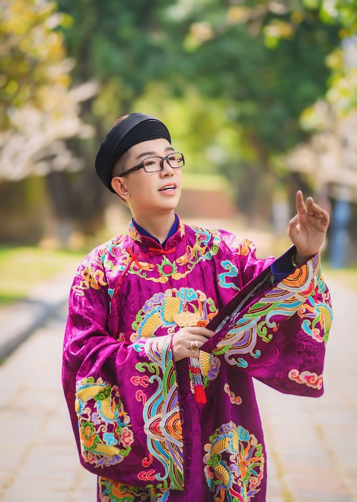 Long Nhật dời liveshow- Ảnh 1. Long Nhật dời liveshow- Ảnh 1.