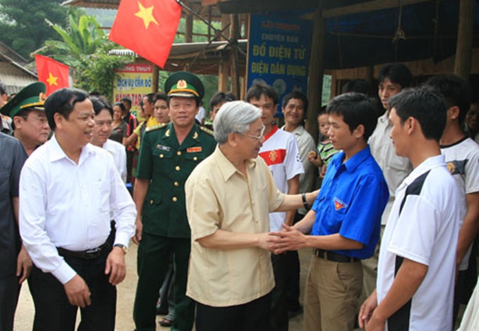Hình ảnh Tổng Bí thư Nguyễn Phú Trọng gần gũi, bình dị trong những lần về thăm Thanh Hóa- Ảnh 10. Hình ảnh Tổng Bí thư Nguyễn Phú Trọng gần gũi, bình dị trong những lần về thăm Thanh Hóa- Ảnh 10.