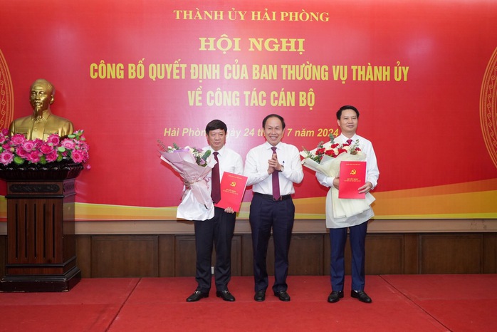 Hải Phòng điều động, luân chuyển nhiều cán bộ chủ chốt- Ảnh 1. Hải Phòng điều động, luân chuyển nhiều cán bộ chủ chốt- Ảnh 1.