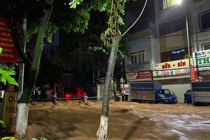 Mưa lũ và sạt lở đất khiến 3 người chết, 5 người mất tích- Ảnh 1. Mưa lũ và sạt lở đất khiến 3 người chết, 5 người mất tích- Ảnh 1.