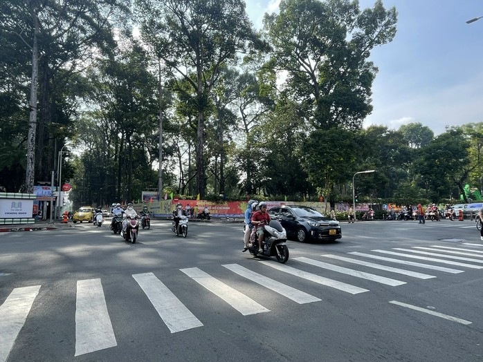 TP HCM: Nhiều tuyến đường hạn chế lưu thông trong 2 ngày Quốc tang Tổng Bí thư Nguyễn Phú Trọng- Ảnh 1. TP HCM: Nhiều tuyến đường hạn chế lưu thông trong 2 ngày Quốc tang Tổng Bí thư Nguyễn Phú Trọng- Ảnh 1.