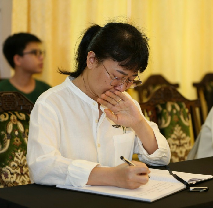 Mong được viếng Tổng Bí thư Nguyễn Phú Trọng để bày tỏ lòng kính trọng và niềm tiếc thương- Ảnh 9. Mong được viếng Tổng Bí thư Nguyễn Phú Trọng để bày tỏ lòng kính trọng và niềm tiếc thương- Ảnh 9.
