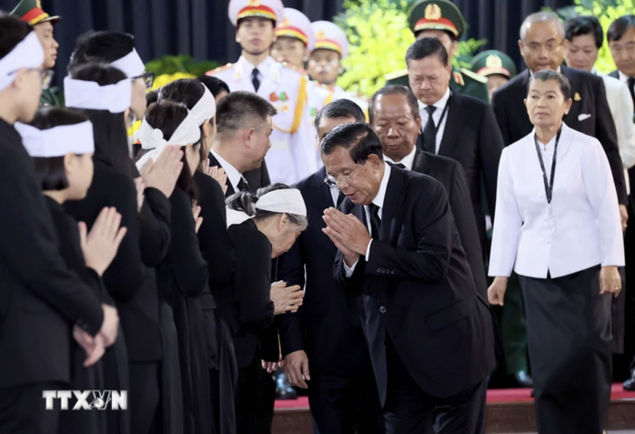 Chủ tịch CPP Hun Sen viếng Tổng Bí thư Nguyễn Phú Trọng- Ảnh 6. Chủ tịch CPP Hun Sen viếng Tổng Bí thư Nguyễn Phú Trọng- Ảnh 6.