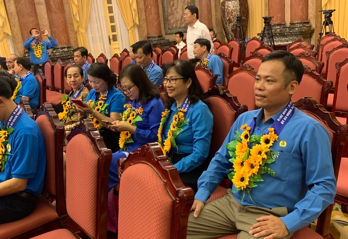 Những kỷ niệm sâu đậm của cán bộ Công đoàn khi gặp Tổng Bí thư Nguyễn Phú Trọng- Ảnh 4. Những kỷ niệm sâu đậm của cán bộ Công đoàn khi gặp Tổng Bí thư Nguyễn Phú Trọng- Ảnh 4.