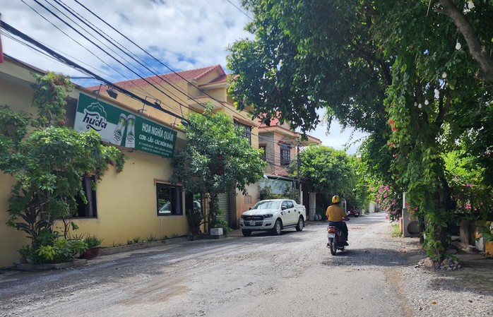 Có 2 con đường bị “bỏ quên" ở TP Đồng Hới- Ảnh 3. Có 2 con đường bị “bỏ quên" ở TP Đồng Hới- Ảnh 3.