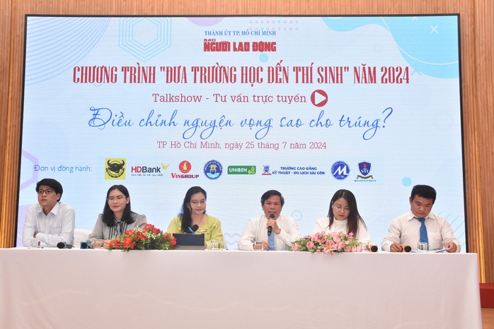 Tư vấn trực tuyến: Không thể chần chừ đăng ký nguyện vọng vào ĐH!- Ảnh 1. Tư vấn trực tuyến: Không thể chần chừ đăng ký nguyện vọng vào ĐH!- Ảnh 1.