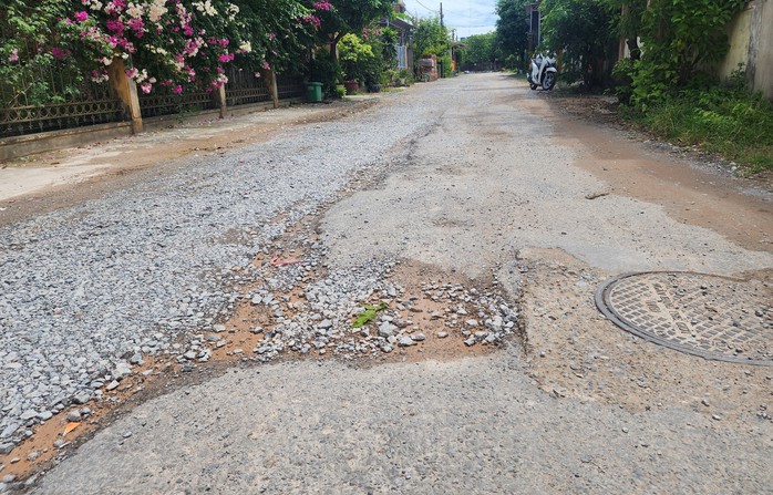 Có 2 con đường bị “bỏ quên" ở TP Đồng Hới- Ảnh 5. Có 2 con đường bị “bỏ quên" ở TP Đồng Hới- Ảnh 5.