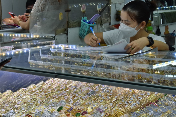 Giá vàng hôm nay, 26-7: Vàng thế giới giảm mạnh- Ảnh 1. Giá vàng hôm nay, 26-7: Vàng thế giới giảm mạnh- Ảnh 1.