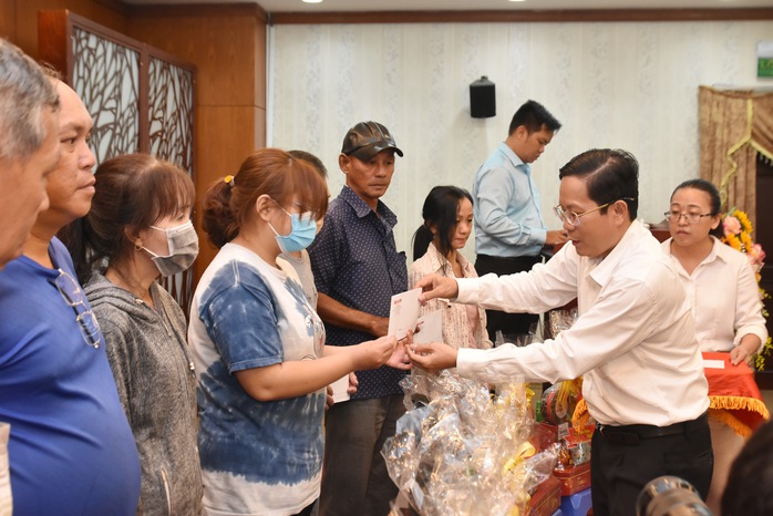 49 năm thành lập Báo Người Lao Động: Bạn đọc gửi trọn niềm tin- Ảnh 3. 49 năm thành lập Báo Người Lao Động: Bạn đọc gửi trọn niềm tin- Ảnh 3.