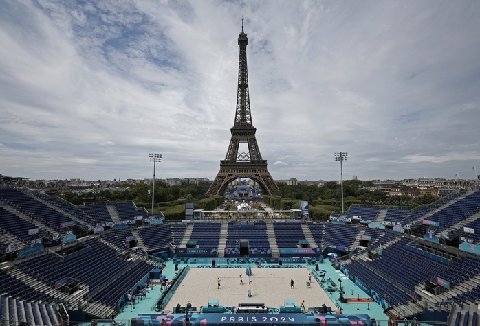 Khai mạc Olympic Paris: Màn diễu hành độc đáo trên sông Seine của 10.500 VĐV- Ảnh 8. Khai mạc Olympic Paris: Màn diễu hành độc đáo trên sông Seine của 10.500 VĐV- Ảnh 8.