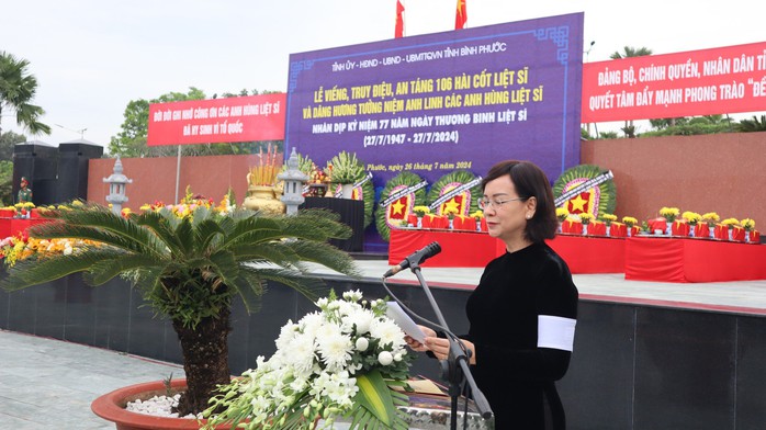 Xúc động lễ truy điệu, an táng 106 hài cốt liệt sĩ ở tỉnh Bình Phước- Ảnh 2. Xúc động lễ truy điệu, an táng 106 hài cốt liệt sĩ ở tỉnh Bình Phước- Ảnh 2.