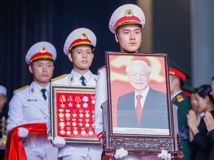 Chủ tịch nước Tô Lâm: Di sản của Tổng Bí thư Nguyễn Phú Trọng sẽ sống mãi trong lịch sử Việt Nam- Ảnh 4. Chủ tịch nước Tô Lâm: Di sản của Tổng Bí thư Nguyễn Phú Trọng sẽ sống mãi trong lịch sử Việt Nam- Ảnh 4.