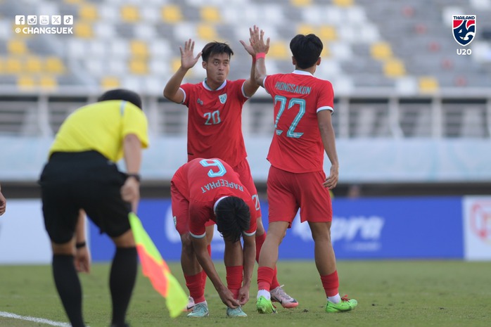 U19 Đông Nam Á: Thiếu người trước Úc, Thái Lan vẫn vào chung kết- Ảnh 1. U19 Đông Nam Á: Thiếu người trước Úc, Thái Lan vẫn vào chung kết- Ảnh 1.