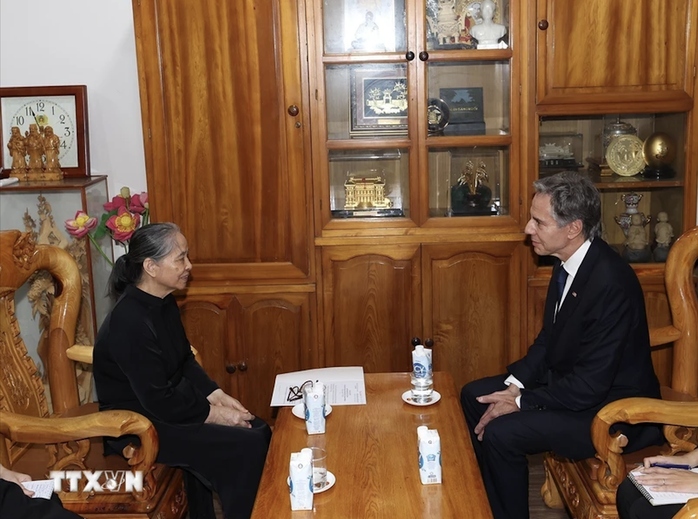 Ngoại trưởng Mỹ Antony Blinken tới nhà Tổng Bí thư Nguyễn Phú Trọng thắp hương, chia buồn- Ảnh 7. Ngoại trưởng Mỹ Antony Blinken tới nhà Tổng Bí thư Nguyễn Phú Trọng thắp hương, chia buồn- Ảnh 7.