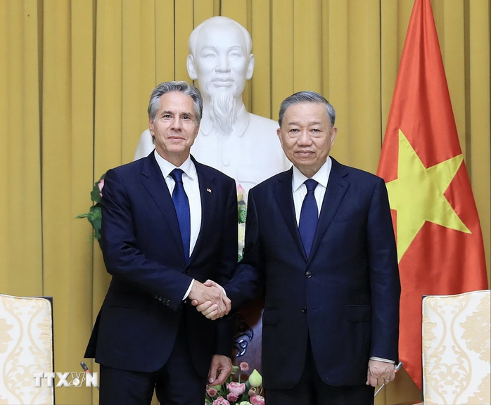 Ngoại trưởng Mỹ Antony Blinken trao Chủ tịch nước Tô Lâm thư chia buồn của Tổng thống Joe Biden- Ảnh 1. Ngoại trưởng Mỹ Antony Blinken trao Chủ tịch nước Tô Lâm thư chia buồn của Tổng thống Joe Biden- Ảnh 1.