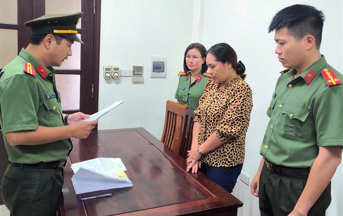 Một nữ giám đốc doanh nghiệp bị bắt- Ảnh 1. Một nữ giám đốc doanh nghiệp bị bắt- Ảnh 1.