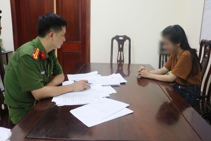 Cô gái trẻ và thủ đoạn chiếm đoạt 13 xe ôtô trị giá hơn 10 tỉ đồng- Ảnh 1. Cô gái trẻ và thủ đoạn chiếm đoạt 13 xe ôtô trị giá hơn 10 tỉ đồng- Ảnh 1.