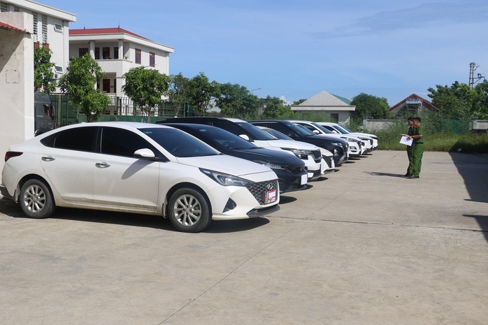 Cô gái trẻ và thủ đoạn chiếm đoạt 13 xe ôtô trị giá hơn 10 tỉ đồng- Ảnh 3. Cô gái trẻ và thủ đoạn chiếm đoạt 13 xe ôtô trị giá hơn 10 tỉ đồng- Ảnh 3.