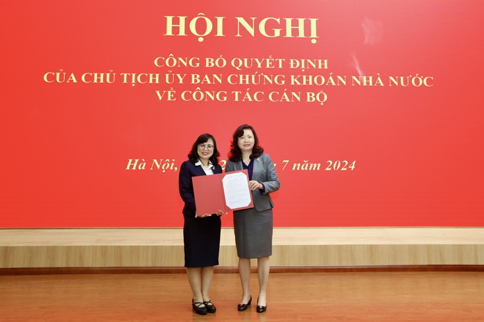 Ủy ban Chứng khoán Nhà nước bổ nhiệm loạt lãnh đạo mới- Ảnh 1. Ủy ban Chứng khoán Nhà nước bổ nhiệm loạt lãnh đạo mới- Ảnh 1.