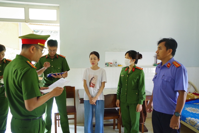“Nữ doanh nhân” bị bắt vì lừa đảo, chiếm đoạt 800 triệu đồng- Ảnh 1. “Nữ doanh nhân” bị bắt vì lừa đảo, chiếm đoạt 800 triệu đồng- Ảnh 1.