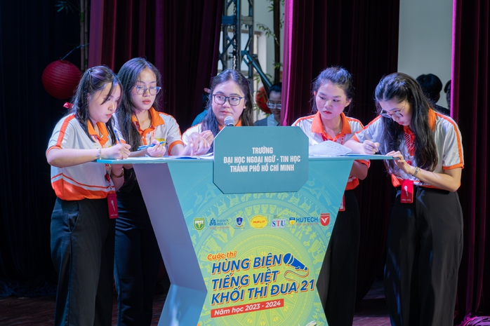 Xác định được các đội đoạt giải hùng biện về "Việt Nam trong tim tôi"- Ảnh 1. Xác định được các đội đoạt giải hùng biện về "Việt Nam trong tim tôi"- Ảnh 1.