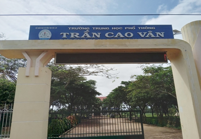 Thủ đoạn của nữ thủ quỹ chiếm đoạt tiền của trường học- Ảnh 1. Thủ đoạn của nữ thủ quỹ chiếm đoạt tiền của trường học- Ảnh 1.