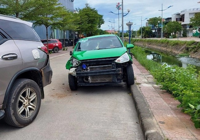 Lời khai ban đầu của 3 nghi phạm người Trung Quốc giết tài xế, cướp taxi- Ảnh 3. Lời khai ban đầu của 3 nghi phạm người Trung Quốc giết tài xế, cướp taxi- Ảnh 3.