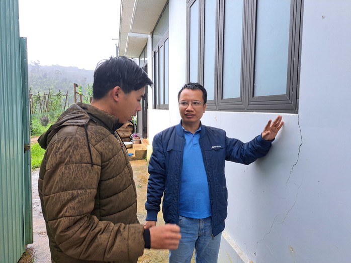 Cán bộ Viện Vật lý địa cầu vào vùng tâm chấn động đất ở Kon Tum- Ảnh 1. Cán bộ Viện Vật lý địa cầu vào vùng tâm chấn động đất ở Kon Tum- Ảnh 1.