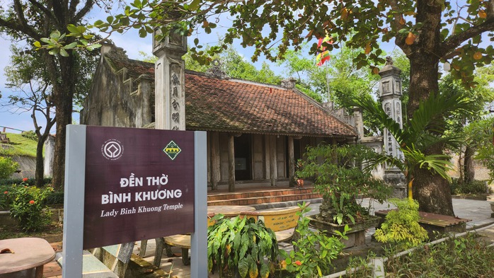 Tảng đá hình đầu người và câu chuyện nghĩa phu thê đẫm nước mắt- Ảnh 10. Tảng đá hình đầu người và câu chuyện nghĩa phu thê đẫm nước mắt- Ảnh 10.