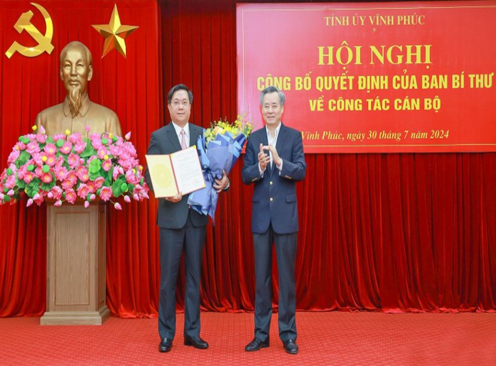 Công bố quyết định của Ban Bí thư về công tác cán bộ tại Vĩnh Phúc- Ảnh 1. Công bố quyết định của Ban Bí thư về công tác cán bộ tại Vĩnh Phúc- Ảnh 1.