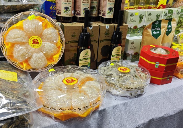 Ngành yến sào còn xa giấc mơ “tỉ USD”- Ảnh 2. Ngành yến sào còn xa giấc mơ “tỉ USD”- Ảnh 2.