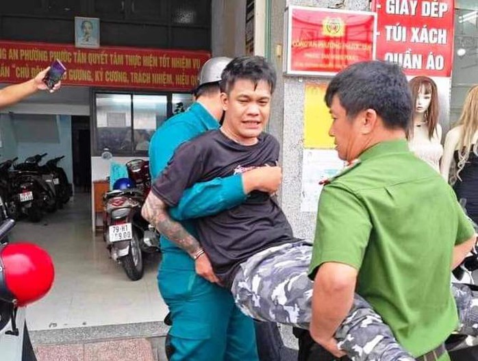 Chân dung kẻ phóng hỏa đốt cây xăng Mả Vòng Nha Trang- Ảnh 1. Chân dung kẻ phóng hỏa đốt cây xăng Mả Vòng Nha Trang- Ảnh 1.
