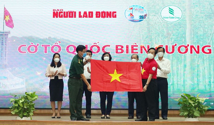 Chung tay vì biên cương Tổ quốc- Ảnh 1. Chung tay vì biên cương Tổ quốc- Ảnh 1.
