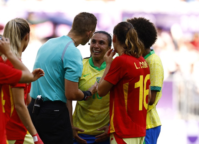 Olympic 2024: Nữ Tây Ban Nha toàn thắng, huyền thoại Brazil rời sân trong nước mắt- Ảnh 1. Olympic 2024: Nữ Tây Ban Nha toàn thắng, huyền thoại Brazil rời sân trong nước mắt- Ảnh 1.