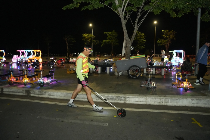 Cận cảnh đo đường chạy Marathon Quốc tế Di sản Cần Thơ theo chuẩn quốc tế- Ảnh 1. Cận cảnh đo đường chạy Marathon Quốc tế Di sản Cần Thơ theo chuẩn quốc tế- Ảnh 1.