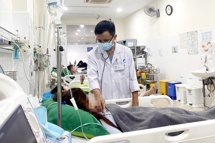 Vụ 7 nhân viên ngân hàng nghi ngộ độc khí CO: Chỉ còn nữ nhân viên đang mang thai chưa xuất viện - Ảnh 1. Vụ 7 nhân viên ngân hàng nghi ngộ độc khí CO: Chỉ còn nữ nhân viên đang mang thai chưa xuất viện - Ảnh 1.