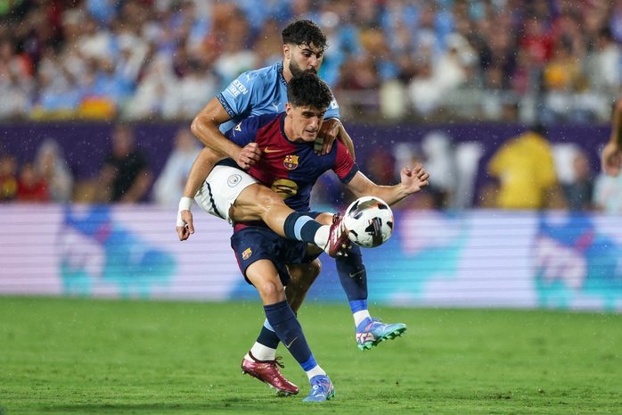 Pau Victor ghi bàn mở tỉ số cho Barcelona Pau Victor ghi bàn mở tỉ số cho Barcelona