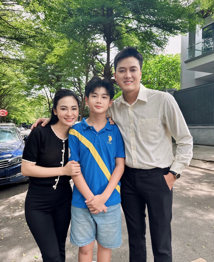 "Hot boy" ảo thuật gia nhí Bảo Long đóng phim- Ảnh 1. "Hot boy" ảo thuật gia nhí Bảo Long đóng phim- Ảnh 1.