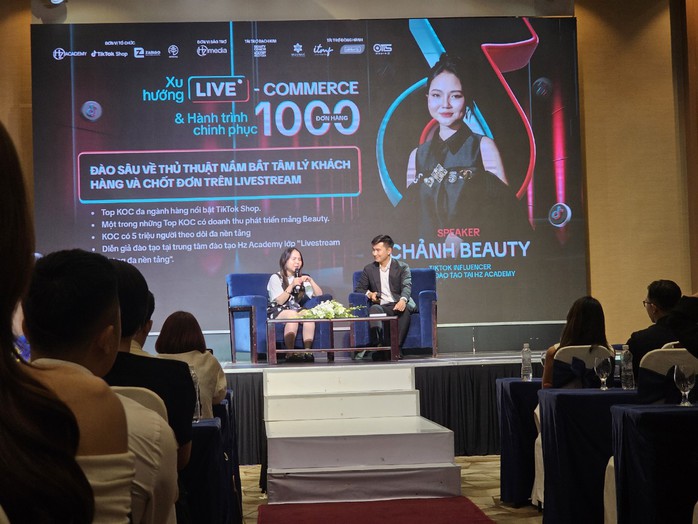 Long Chun, Chảnh Beauty tiết lộ cách chốt đơn ầm ầm trên livestream- Ảnh 1. Long Chun, Chảnh Beauty tiết lộ cách chốt đơn ầm ầm trên livestream- Ảnh 1.