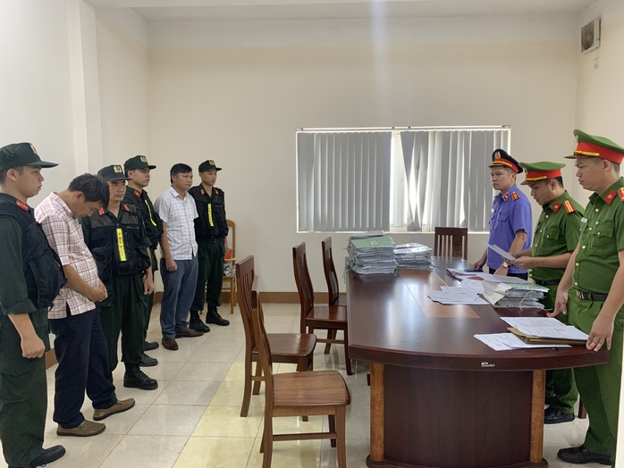Đề nghị kỷ luật 1 phó chủ tịch UBND huyện ở Quảng Trị - Ảnh 1. Đề nghị kỷ luật 1 phó chủ tịch UBND huyện ở Quảng Trị - Ảnh 1.