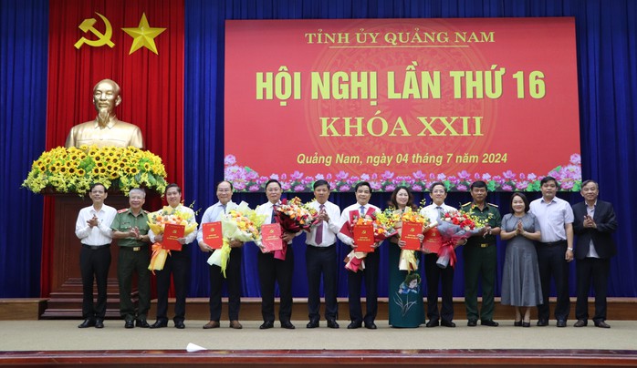 Quảng Nam vừa công bố các quyết định của Thủ tướng về nhân sự- Ảnh 2. Quảng tỷ lệ cá cược kèo nhà cái vừa công bố các quyết định của Thủ tướng về nhân sự- Ảnh 2.