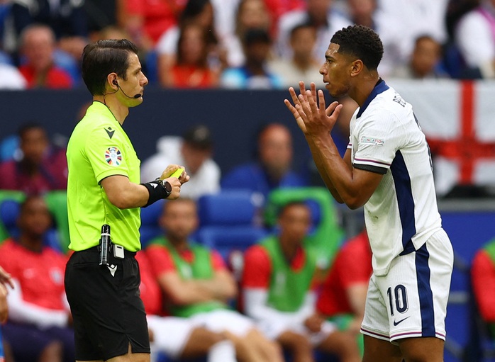 Euro 2024: Bellingham, Ronaldo, Mbappe với án treo giò "lơ lửng trên đầu"- Ảnh 1. Euro 2024: Bellingham, Ronaldo, Mbappe với án treo giò "lơ lửng trên đầu"- Ảnh 1.