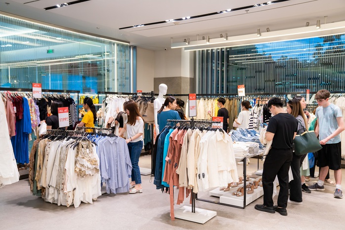 Cơ hội shopping "không cần nhìn giá" với sự kiện mua sắm lớn nhất năm Vincom Red Sale 2024- Ảnh 7. Cơ hội shopping "không cần nhìn giá" với sự kiện mua sắm lớn nhất năm Vincom Red Sale 2024- Ảnh 7.