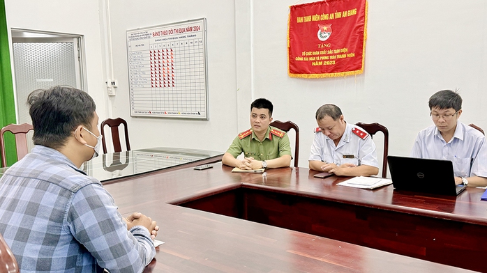 Xử phạt 2 người đăng thông tin sai về tảng đá giống "sư" Thích Minh Tuệ- Ảnh 2. Xử phạt 2 người đăng thông tin sai về tảng đá giống "sư" Thích Minh Tuệ- Ảnh 2.