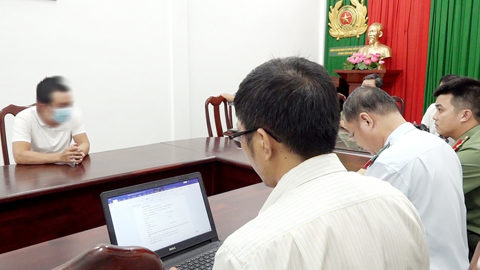 Xử phạt 2 người đăng thông tin sai về tảng đá giống "sư" Thích Minh Tuệ- Ảnh 1. Xử phạt 2 người đăng thông tin sai về tảng đá giống "sư" Thích Minh Tuệ- Ảnh 1.