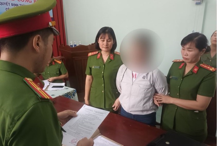 Bắt giữ 1 phụ nữ vu khống cả mẹ đẻ, con ruột, công an, linh mục- Ảnh 1. Bắt giữ 1 phụ nữ vu khống cả mẹ đẻ, con ruột, công an, linh mục- Ảnh 1.